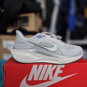 Nike Gray and White Sneakers